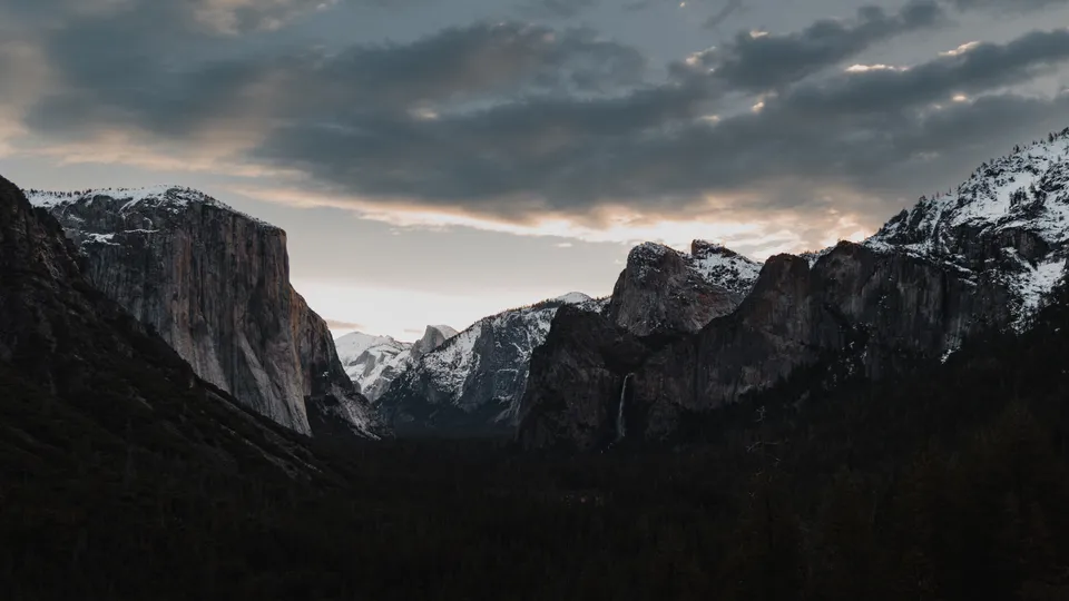 Tunnel View